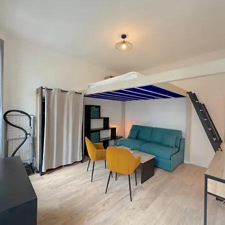 Elegant A 100m Prom Des Апартаменты Ницца